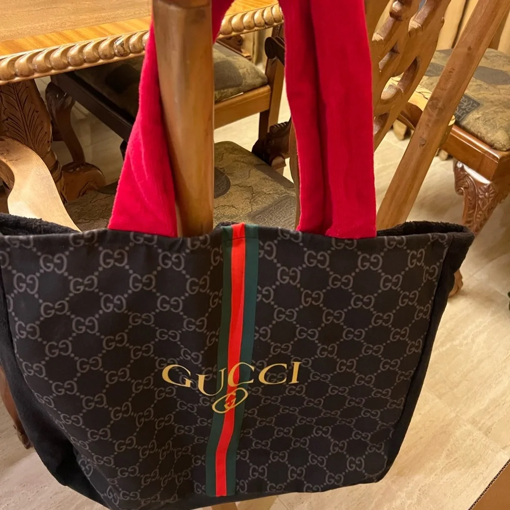 Miami BuyThe Bag Gucci Beach Tote Bag with Signature Stripe - Picture 2 of 4